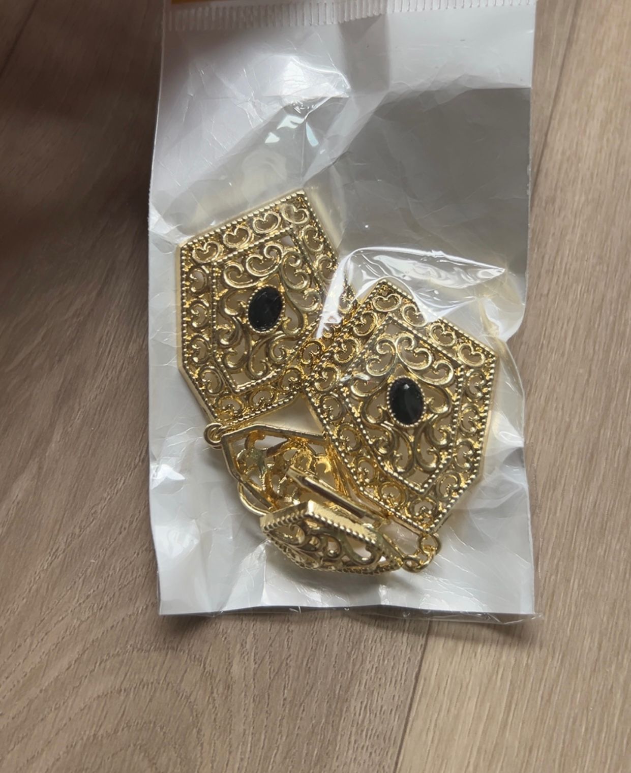 COLLIER (+ Boucles d'oreilles en cadeaux)