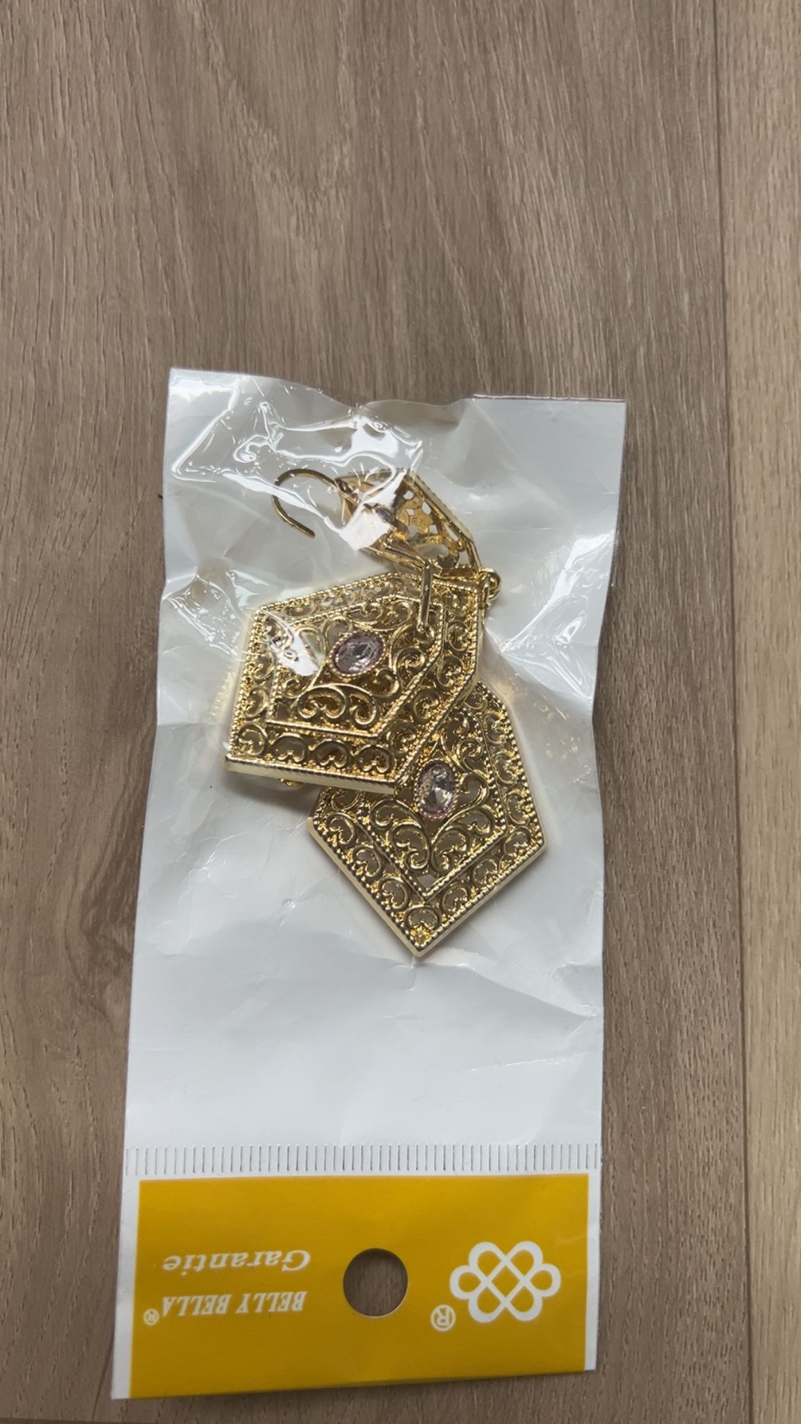 COLLIER (+ Boucles d'oreilles en cadeaux)