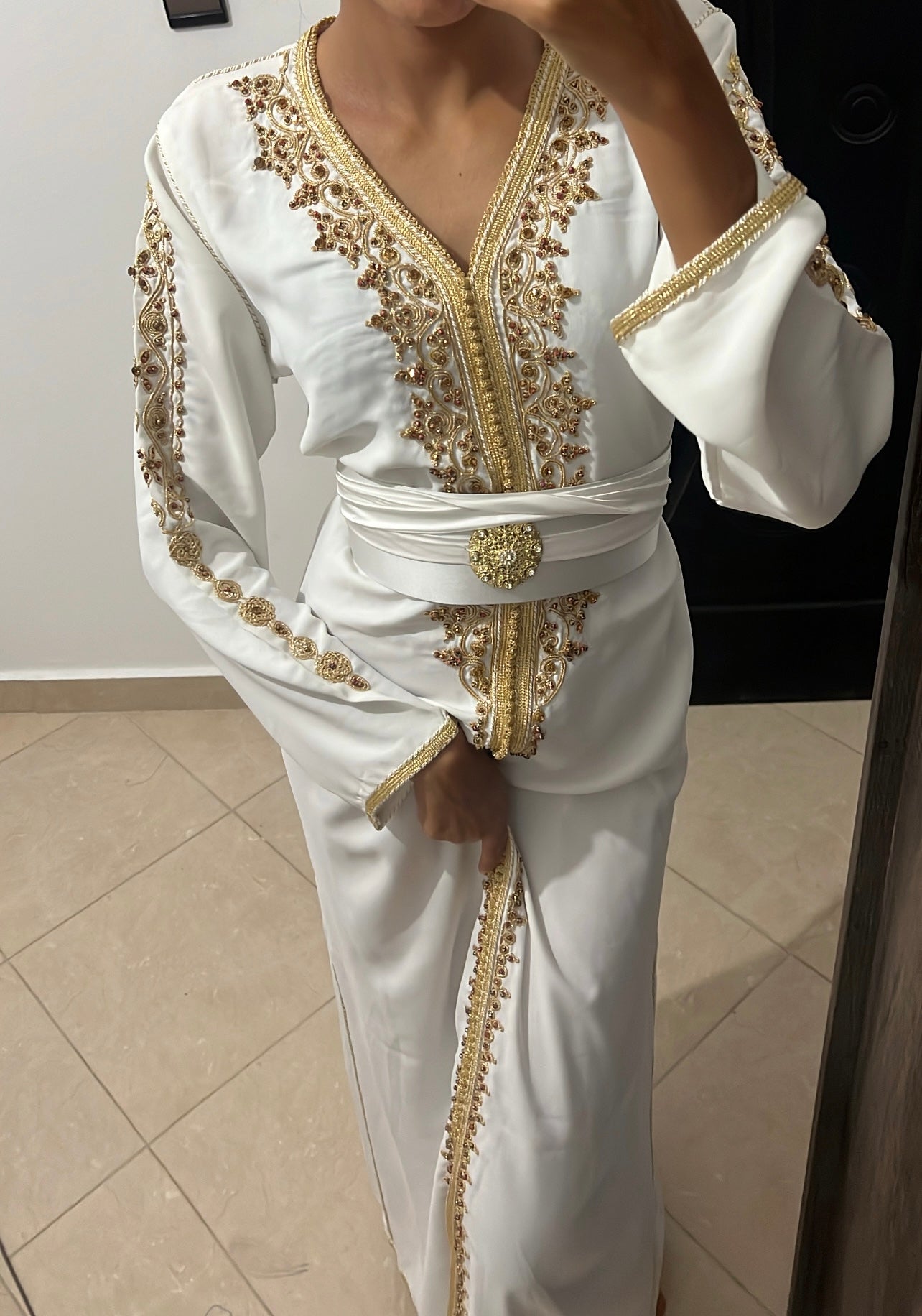 Caftan simple perlé blanc