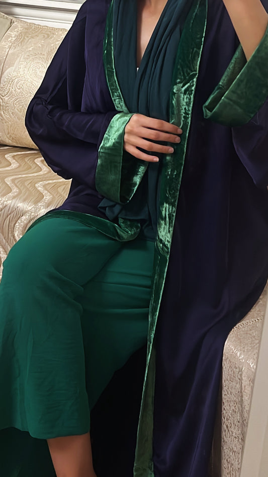 Kimono en satin de soie avec bordure en velours