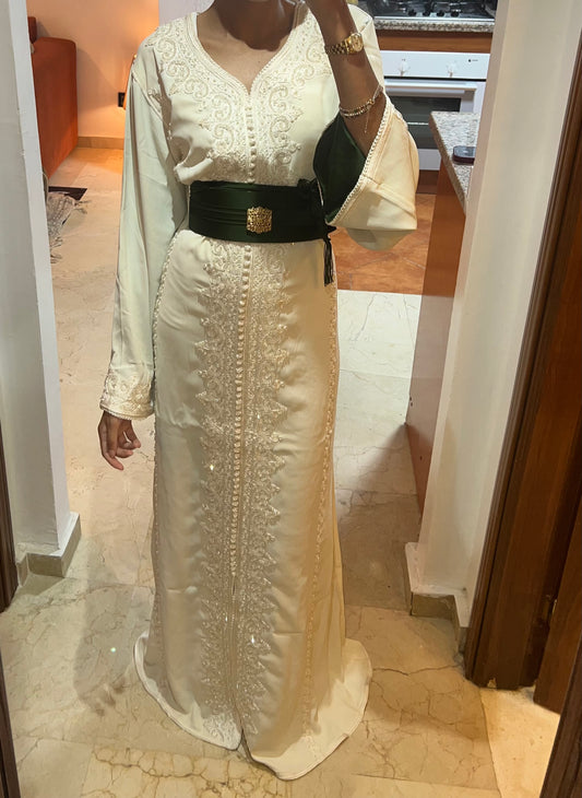 Caftan perlé blanc doublé vert