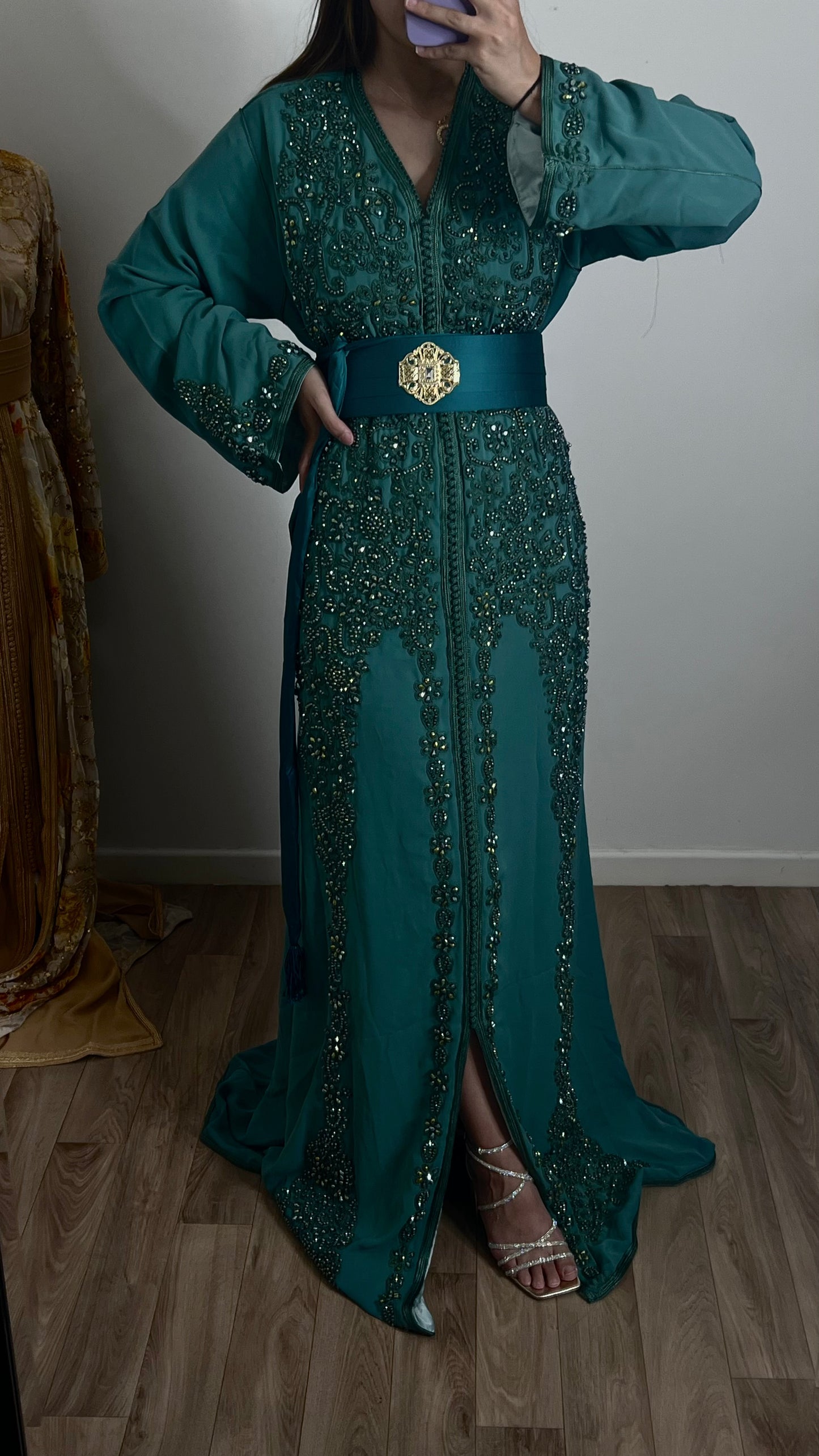CAFTAN PERLÉ VERT CANARD