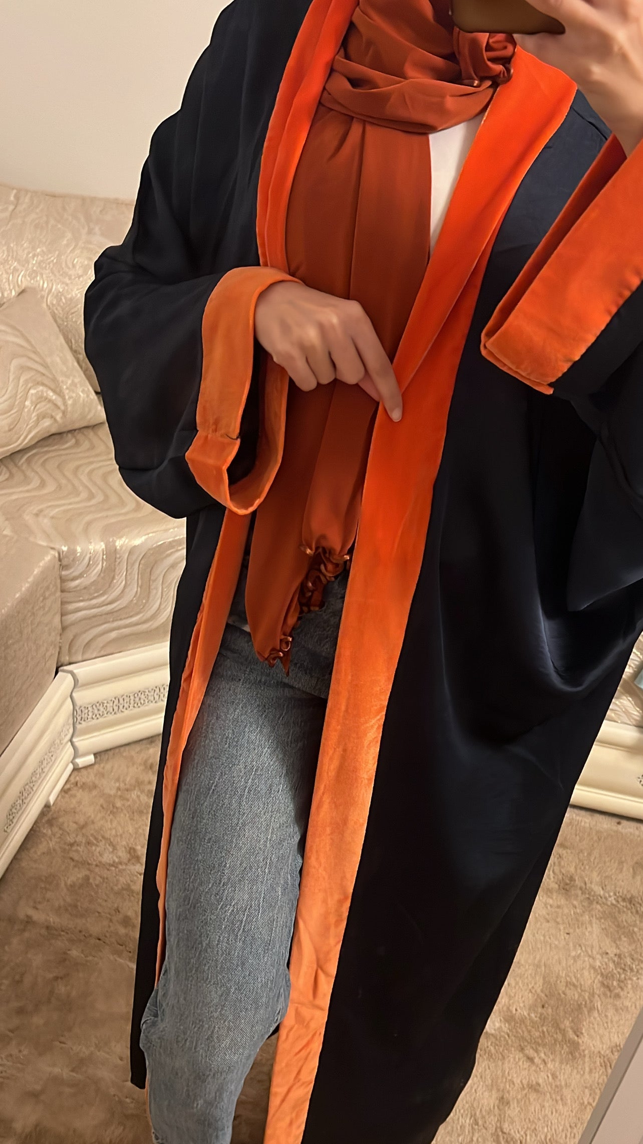 Kimono en satin de soie avec bordure en velours
